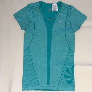 NIKE Dri-Fit Knit Short Sleeve Top
